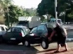 違法駐車にブチ切れた怪力オヤジ！　その驚きの対応策とは？