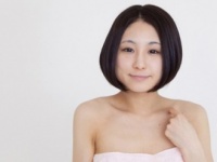 小さくて平べったい!?　「幼児体型の女性」の特徴3つ