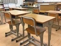教室で『女子児童・スカートの中』盗撮　市立小学校教諭(44)逮捕　「下着を撮影しよう」としたが…