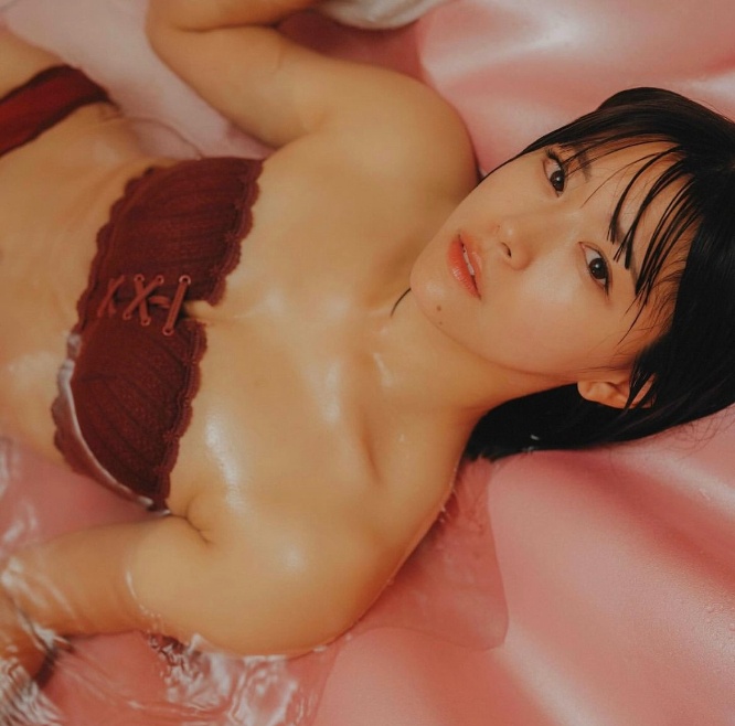 Instagram:山内鈴蘭(@xxsuzuranxx)より