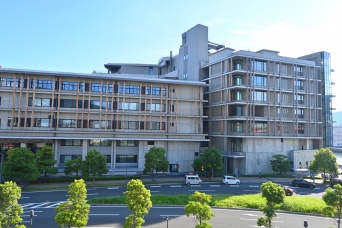 嫌がる知人に『何度もセクハラ』、リサイクルショップで万引き　2人の公立学校教諭を懲戒処分　教諭は「欲望を阻止できなかった」