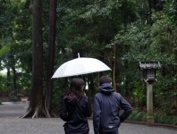 雨の長浜さまで縁結び祈願…大分県の風物詩・長浜神社