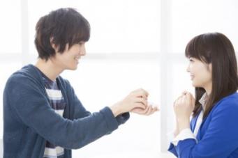 男性のホンネに迫る！　“プロポーズ”をするとき、「サプライズ」ってしたいと思う？