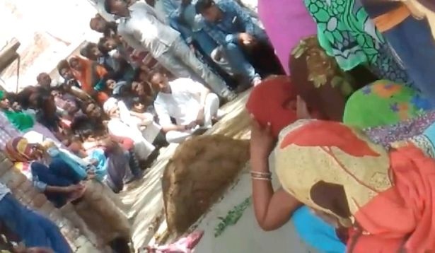 牛の糞で窒息死