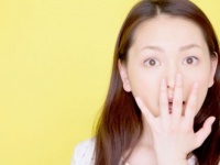 あれ？　生理がこない……妊娠を疑ったことがある女子⇒●割！　「怖くて何もできなかった」「検査薬を買った」