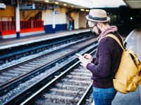 毎朝の満員電車を、心に平穏をもたらす「瞑想」の時間にする方法