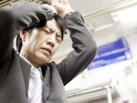 ほんと迷惑っ！　電車で見かけた「育ちが悪そうな人」の特徴・6つ