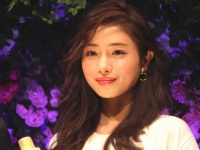 ドラマ「地味にスゴイ！校閲ガール・河野悦子」に出演中の石原さとみさん