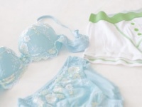 “胸が小さい”と嘆く女性への「励ましの言葉」3選