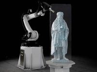 イタリアでロボットの彫刻家がデビュー、彫刻にかかる時間や廃棄物問題を解決