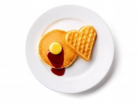 「ワッフル＆パンケーキ朝食」