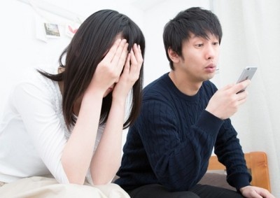 すぐに離婚しそうな夫婦の「夜の過ごし方」・6つ