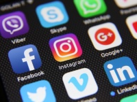 フェイスブックやツイッターなど、SNS企業が行っているユーザー心理を利用した10のテクニック