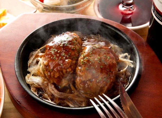 手ごねハンバーグ