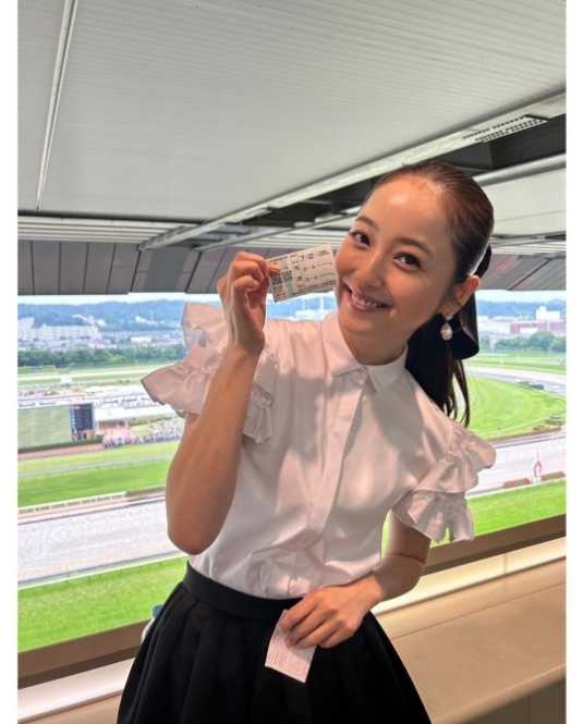 Instagram:佐々木希(@nozomisasaki_official)より