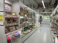 ブルーベリーアイの「わかさ生活」が何故？　名古屋で手掛けた「絵本専門店」に11万人困惑&称賛