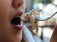 ドラマでも話題に！「熟成肉」を食べると美人になれるワケ