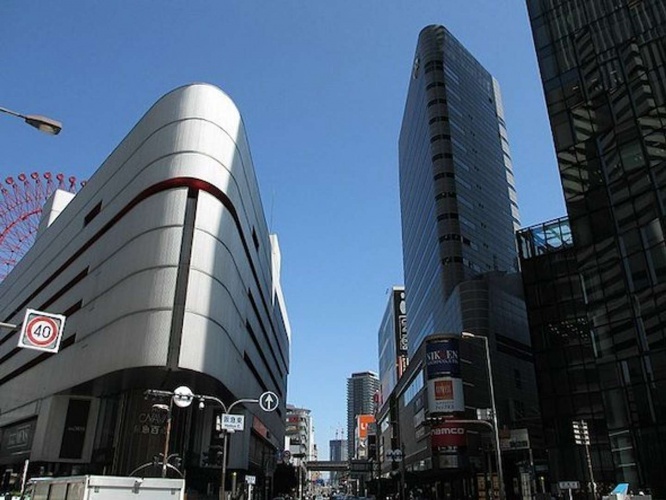 東梅田（2013年）（DVMGさん撮影、Wikimedia Commonsより）