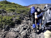 「登山の必須アイテムを、途中で失くしてしまった。絶望する私に向かって、山小屋のオヤジが...」（神奈川県・50代女性）