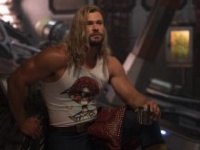 『ソー：ラブ＆サンダー』 デジタル配信中（購入／レンタル）／ 10月26日（水）MovieNEX発売 ⒞2022 MARVEL 発売／ウォルト・ディズニー・ジャパン