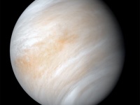 金星の昼側で大気に酸素が含まれていることがはじめて検出される