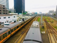 囲桃園跨線橋上から中野駅方面をのぞむ