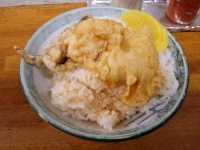 こちらは5位に入った「ゲソ丼」。旭川名物（SelEle-MSさん撮影、Wikimedia Commonsより）