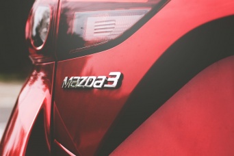 フルモデルチェンジでマツダ・アクセラの名称は消滅？！新型マツダ・3とアクセラスポーツ/セダンの歴代モデルを振り返る！