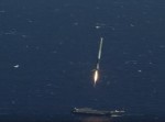 ＣＧじゃない！　史上初、宇宙ロケットのドローン船着陸があまりに美しい