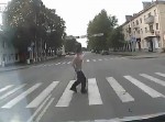 【プルン！プルン！】横断歩道のノーブラセクシー女性が妙にエロい