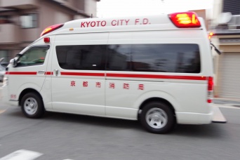 京都市で体育の授業後・小学生7人が熱中症の症状を訴える　消防14台出動し4人を救急搬送