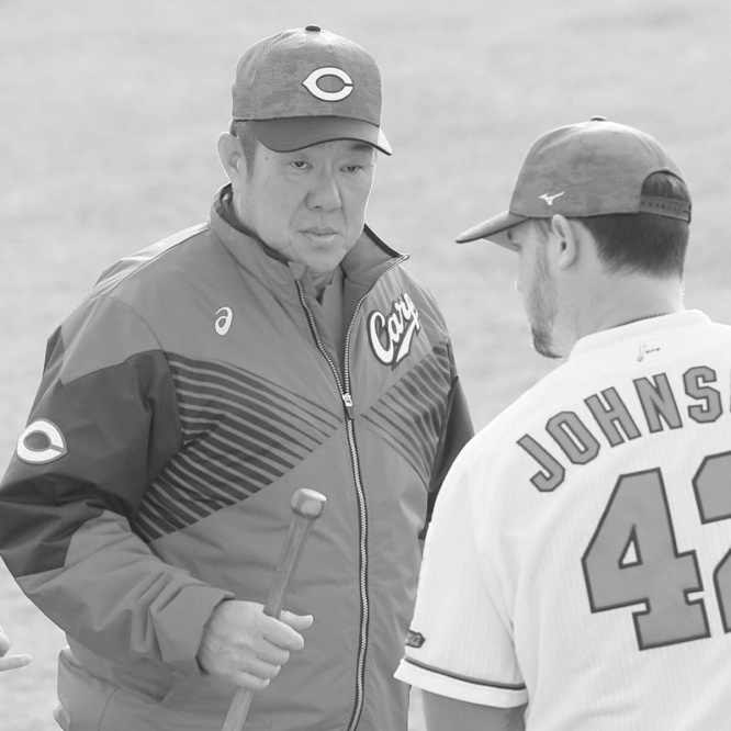 佐々岡真司投手コーチとクリス・ジョンソン