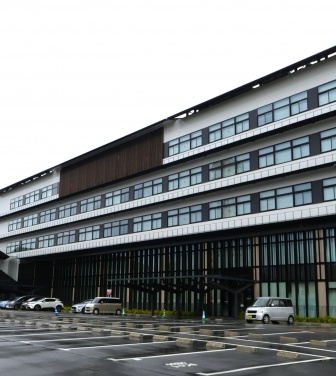 勤務時間中・15回『公用車でパチンコ』へ　市役所職員(28)停職処分　情報を改ざん【隠ぺい工作】も…