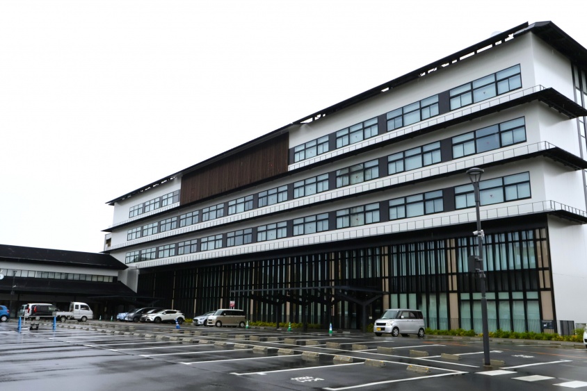 勤務時間中・15回『公用車でパチンコ』へ　市役所職員(28)停職処分　情報を改ざん【隠ぺい工作】も…