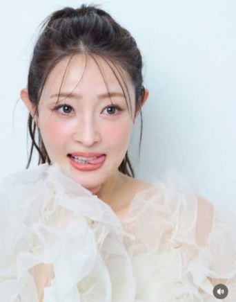 Instagram:大沢あかね(@oosawa_akane.official)より