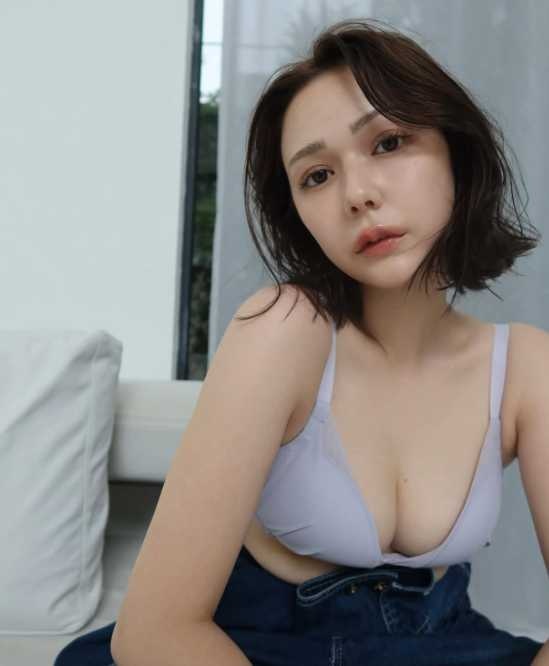 Instagram:村重杏奈(@hktanna4848)より