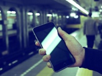 アジア人はスマホ中毒