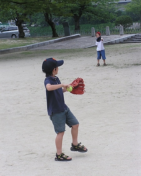 超危険 野球黎明期のキャッチボールがバイオレンスすぎる 1ページ目 デイリーニュースオンライン