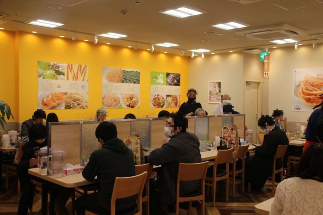 大盛況の店内