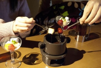 チョコフォンデュでバレンタイン気分