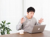 「子宮戻ります」って……!?　女子がやらかした「恥ずかしい」誤変換＆言いまちがえ4選