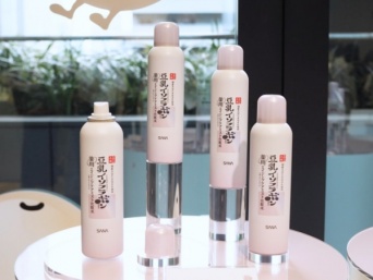 初めてのエイジングケアにも。「なめらか本舗」薬用エイジングケアラインから新アイテムが発売