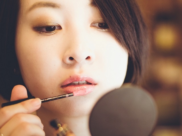ムダな努力やめません？トレンドは「盛りすぎないミニマムメイク」！