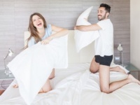 男性が考える「これぞ超完璧☆最高の妄想おうちデート」とは!?　「休みを終日二人でハダカで過ごす」