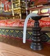 あまりの暑さにローソクもぐんにょり...　「こんなにヤル気のないヤツ、初めて見た」