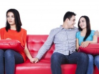 男のハンター魂がうずく!?　彼女持ちでも、ほかの女性に思わせぶりな発言をするのはなぜ？