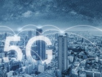 人は見えないものを恐れる。「5Gと新型コロナウイルスに関連性がある」という陰謀論の背後にあるもの