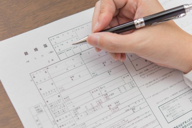 突然元夫のローン督促が！離婚にまつわる不動産トラブルが怖い