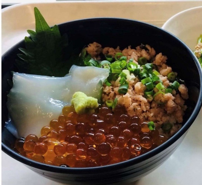 植物性食材で作った海鮮丼（写真は細谷さん提供）