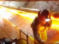 これはすごい！地下トンネル貫通工事の為の爆破映像。凄まじい衝撃波（※音声注意）